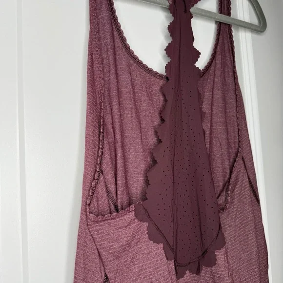 Lululemon Burgundy Heathered Striped Racerback Tank Top Scalloped Trim - Picture 5 of 5